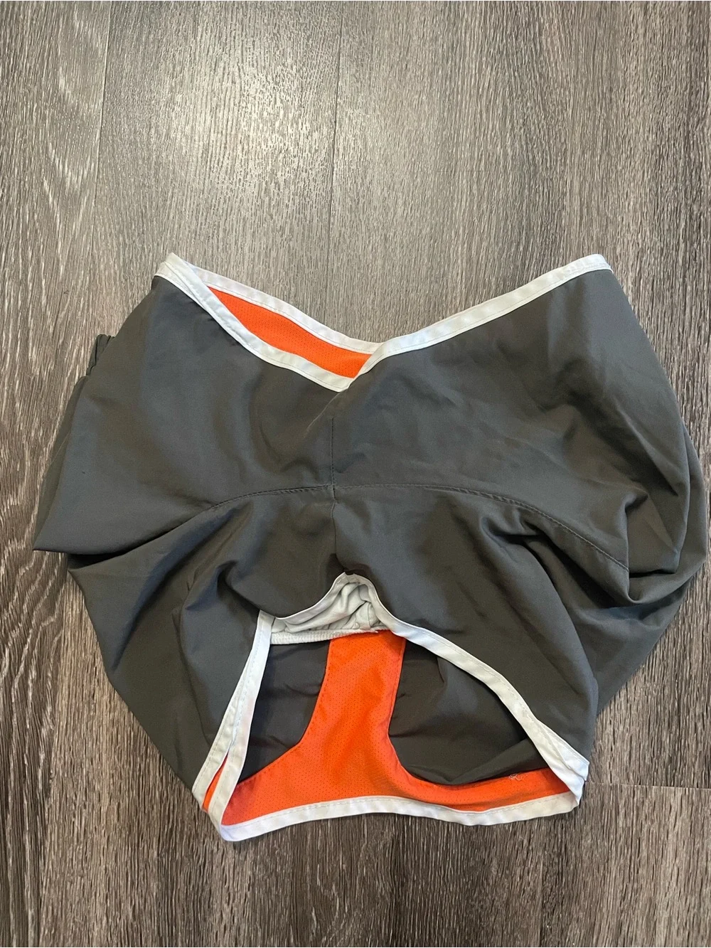 Nike closure white pattern